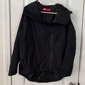 Women's Nike H20 Woven Cape Waterproof Jacket - Size M